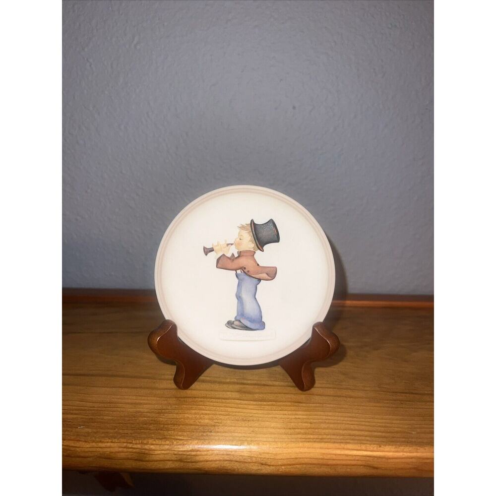 M.J. Hummel Little Music Makers 1985 Miniature plate “Serenade" Hum. 741